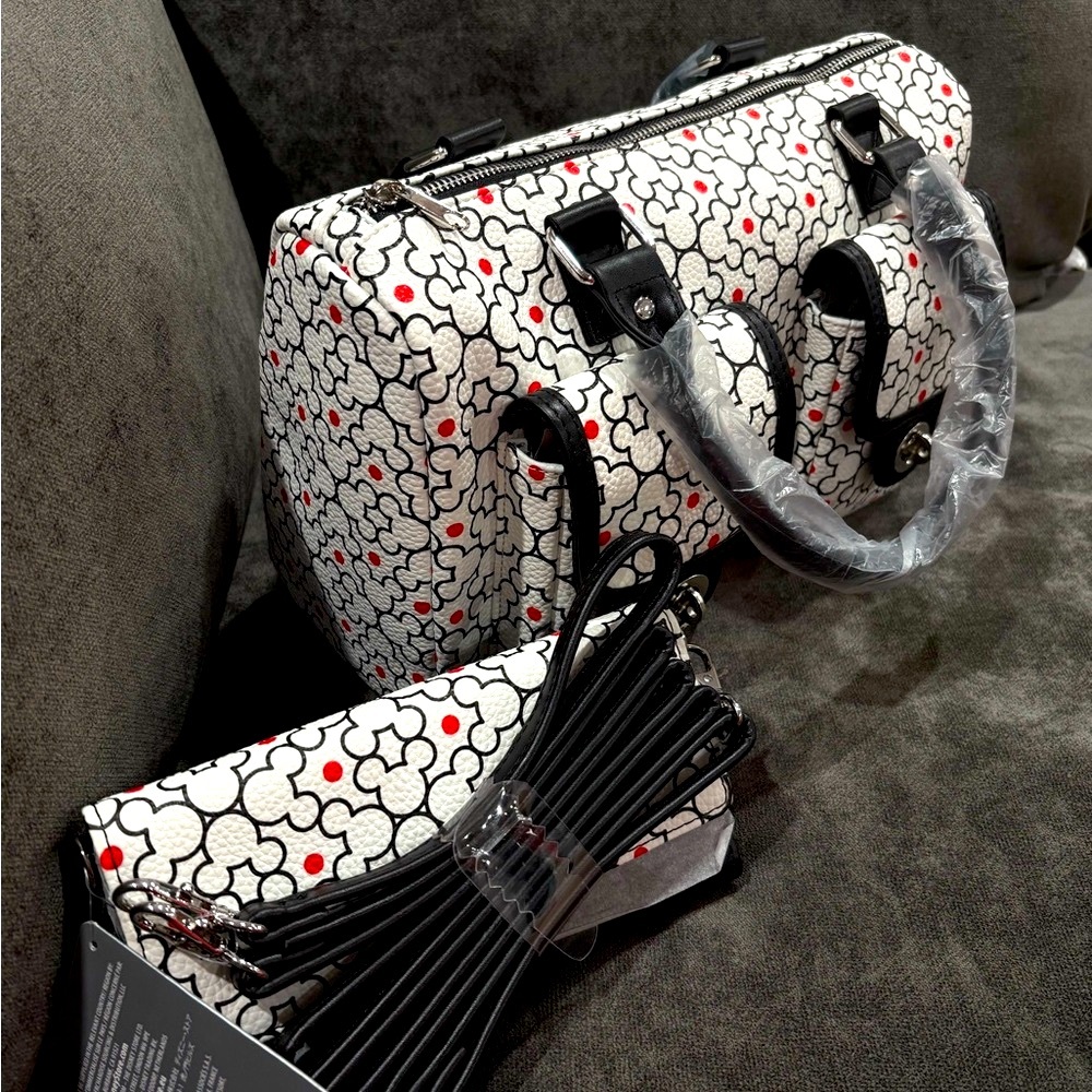 Stylish Black and White Patterned Women's Bag Set with Mickey design.